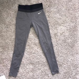 Light grey high waisted Nike leggings
